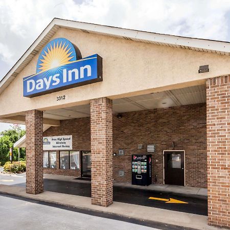 Days Inn By Wyndham Nashville N Opryland/Grand Ole Opry Zewnętrze zdjęcie