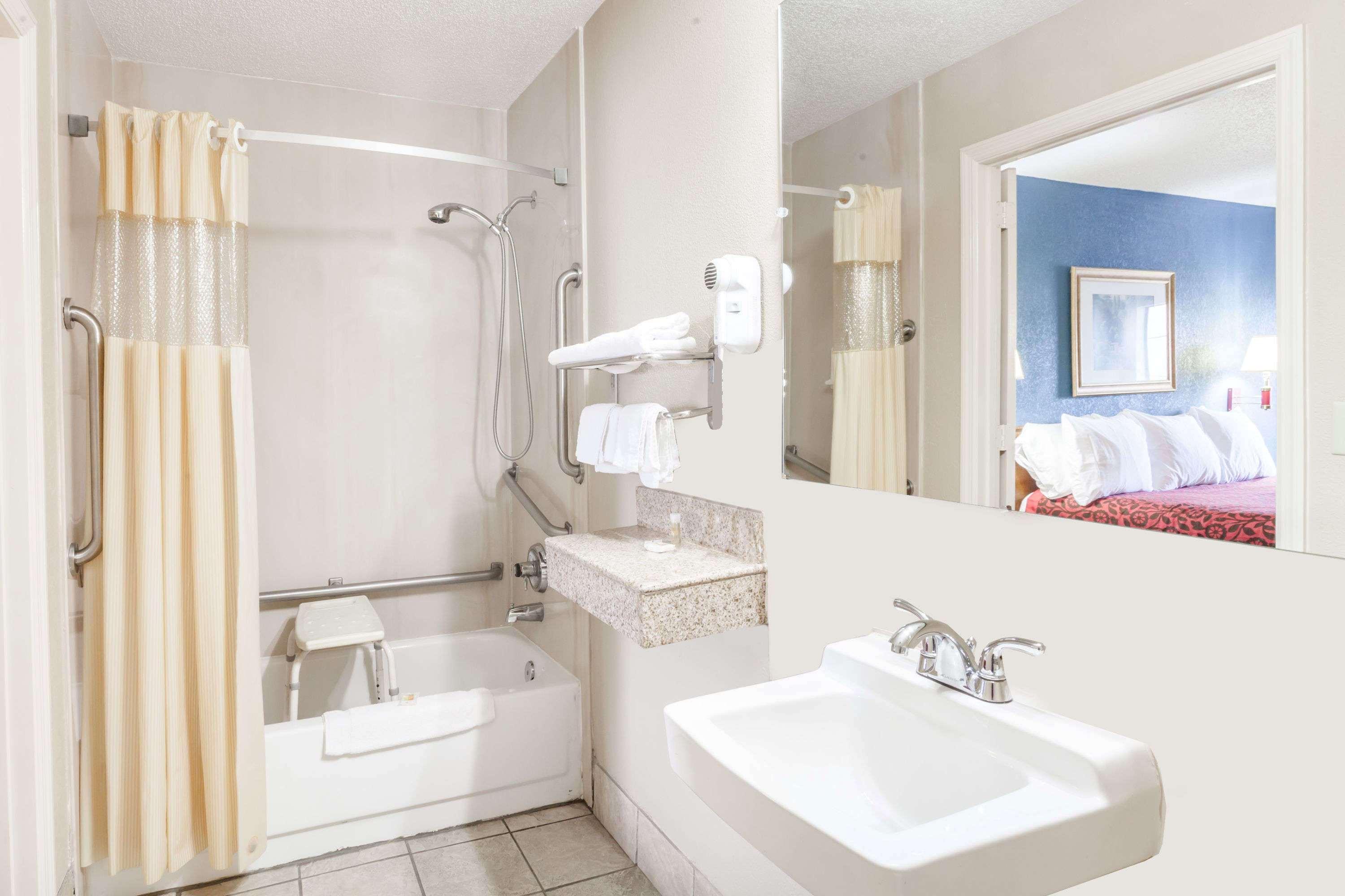 Days Inn By Wyndham Nashville N Opryland/Grand Ole Opry Zewnętrze zdjęcie